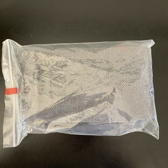 Air Canada Business Class Tweed In Flight Travel Amenity Bag Pouch Grey Red - Picture 6 of 6